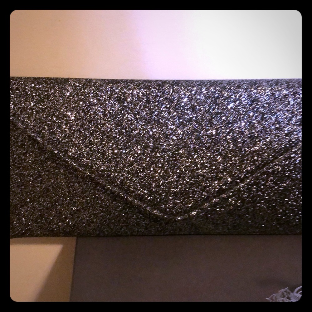 Silver speckled clutch